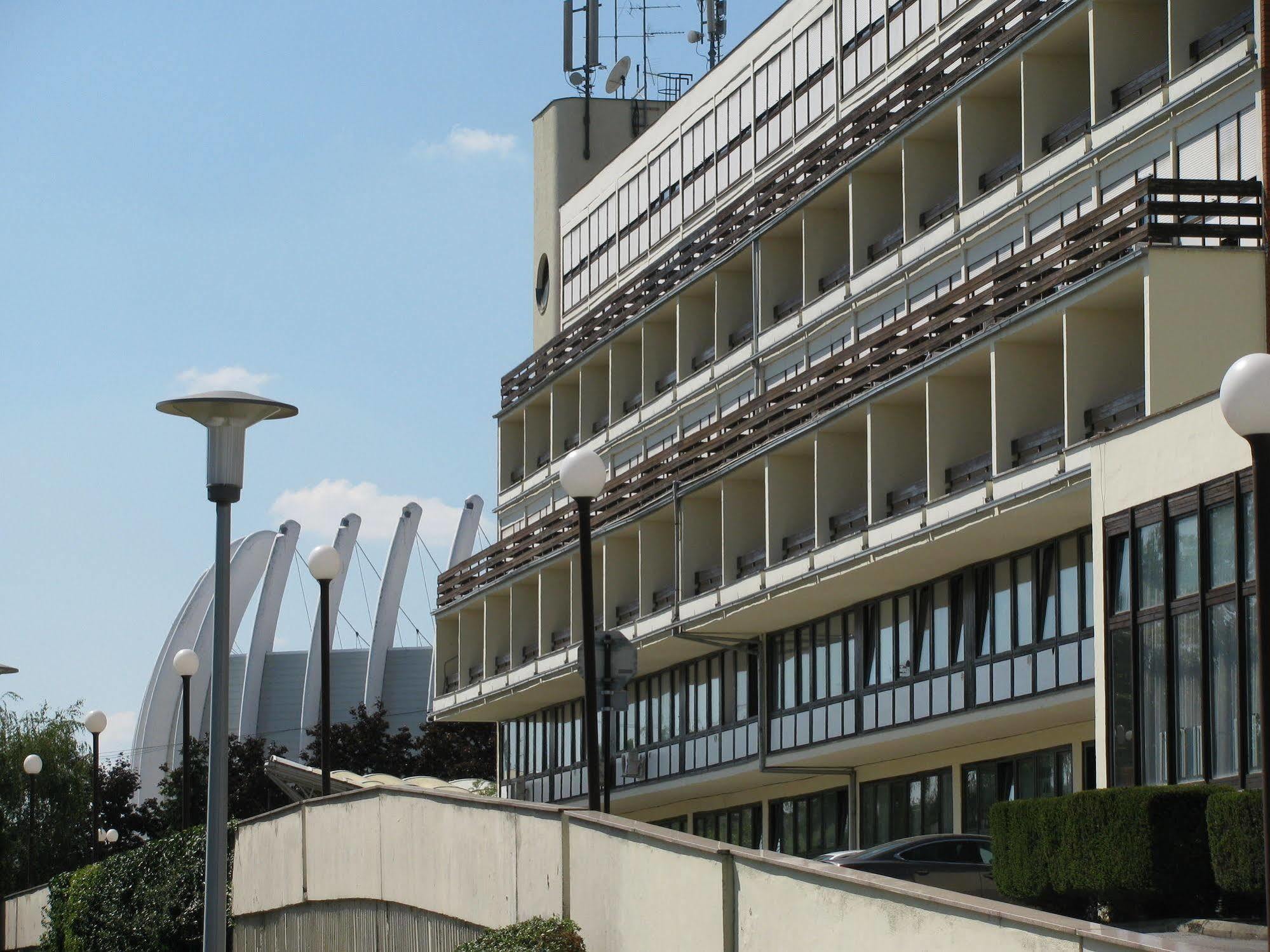 Hotel Novi Zagreb Exteriör bild